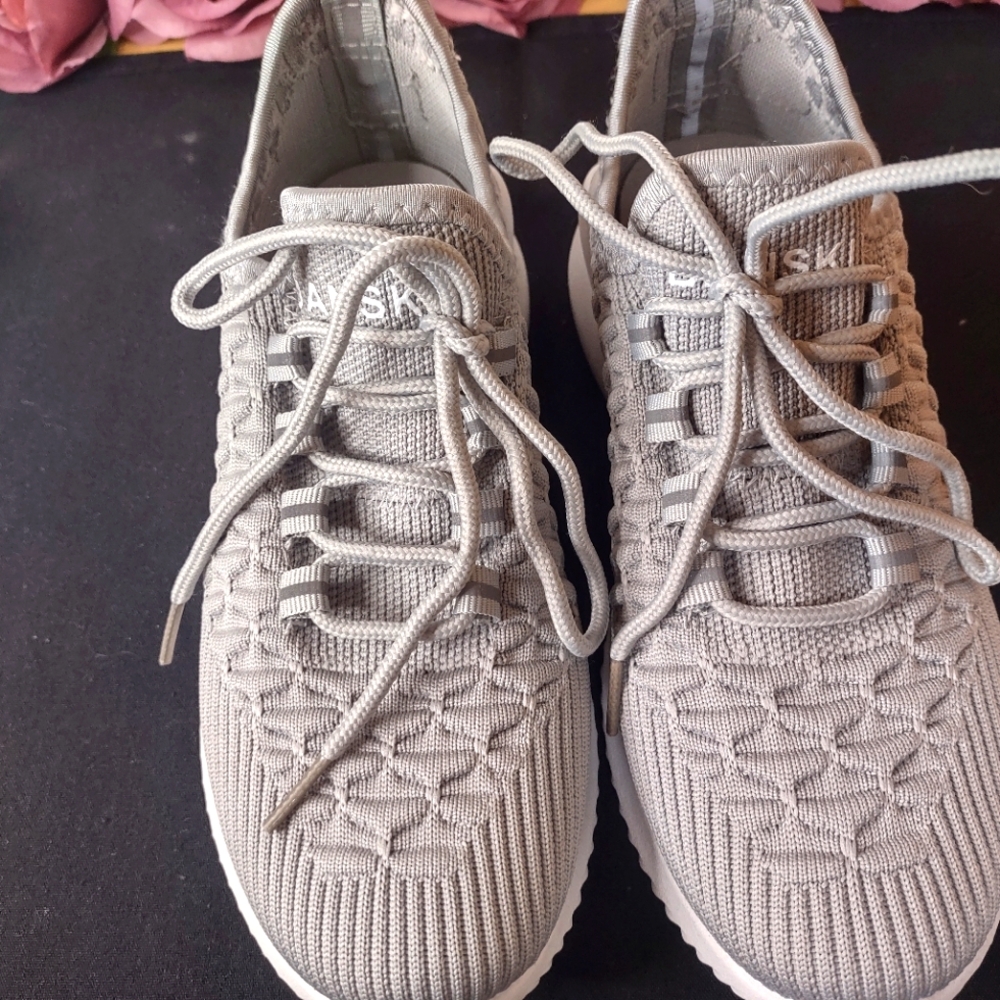Danskin women's sneakers 6